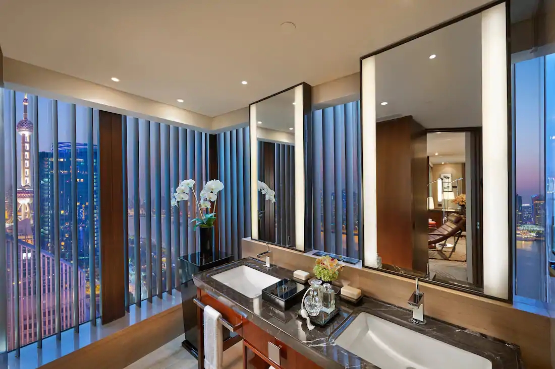 shanghai-apartment-2bed-tower-view-bathroom.webp.jpg